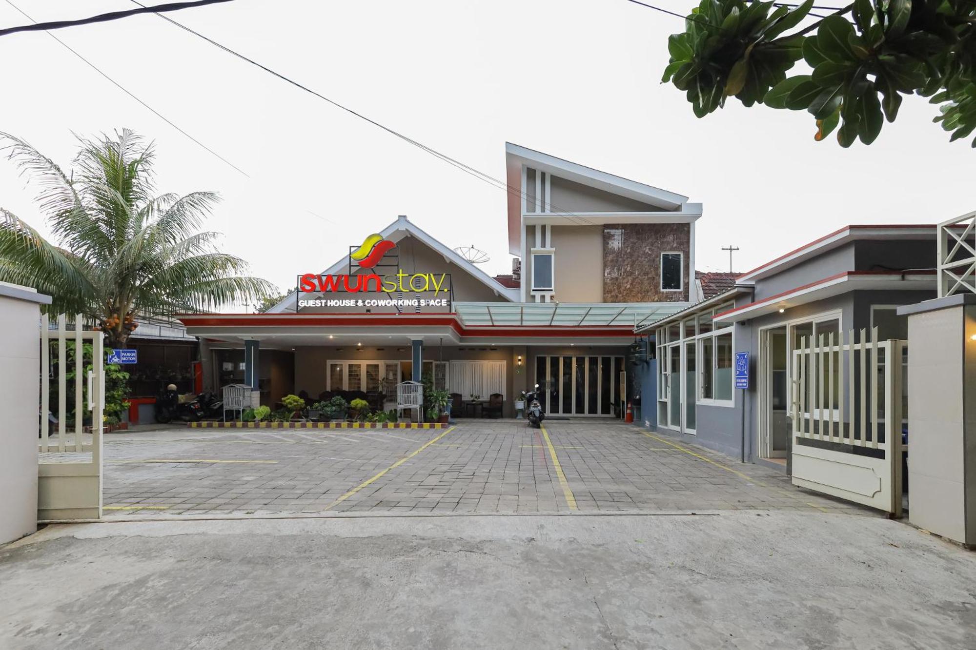 Reddoorz Plus At Swun Stay Raya Langsep Malang Eksteriør billede