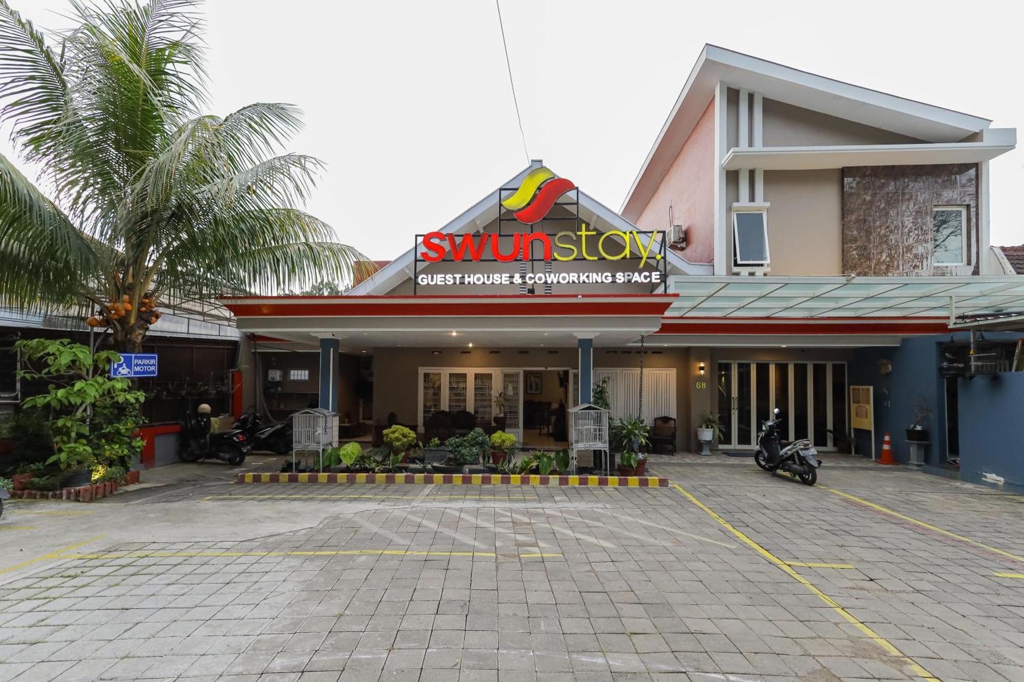 Reddoorz Plus At Swun Stay Raya Langsep Malang Eksteriør billede