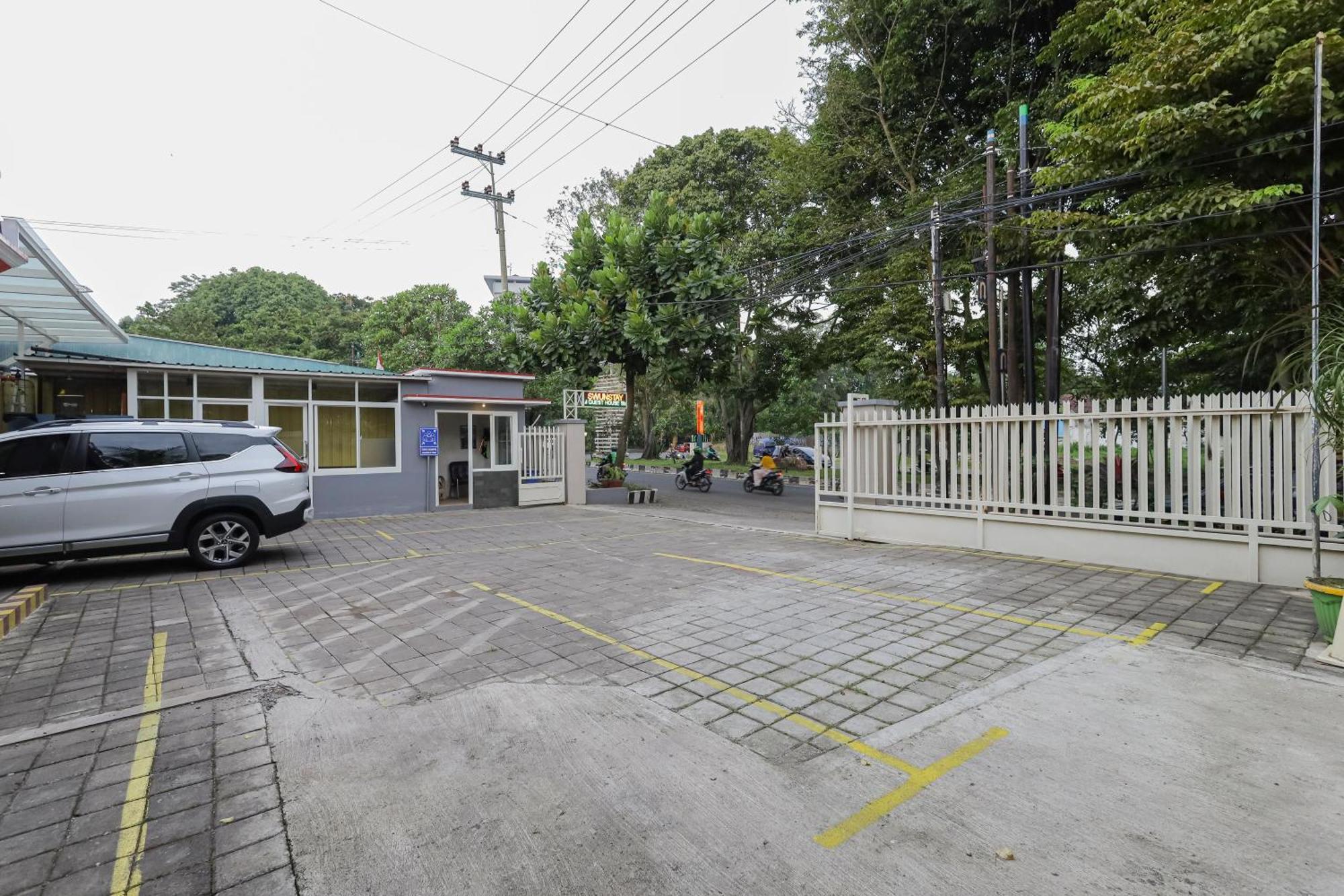 Reddoorz Plus At Swun Stay Raya Langsep Malang Eksteriør billede