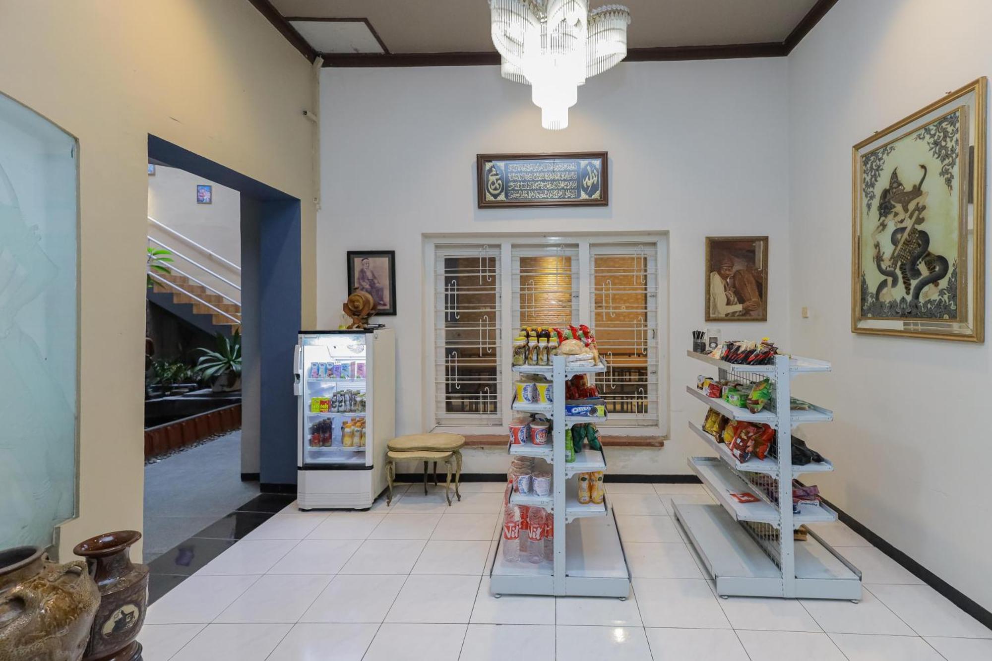 Reddoorz Plus At Swun Stay Raya Langsep Malang Eksteriør billede