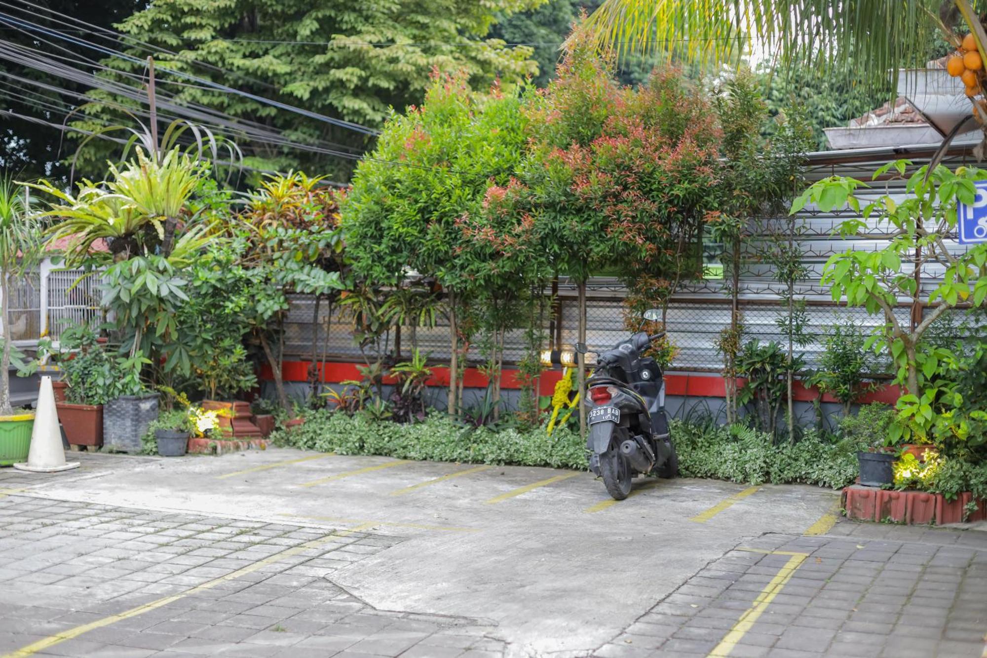 Reddoorz Plus At Swun Stay Raya Langsep Malang Eksteriør billede