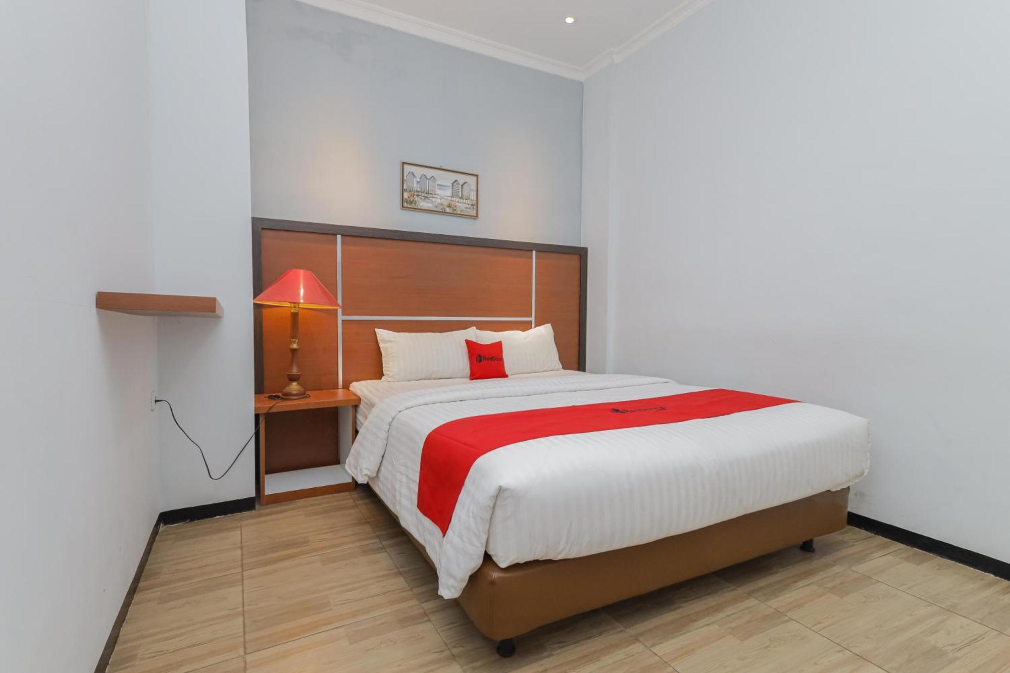Reddoorz Plus At Swun Stay Raya Langsep Malang Eksteriør billede