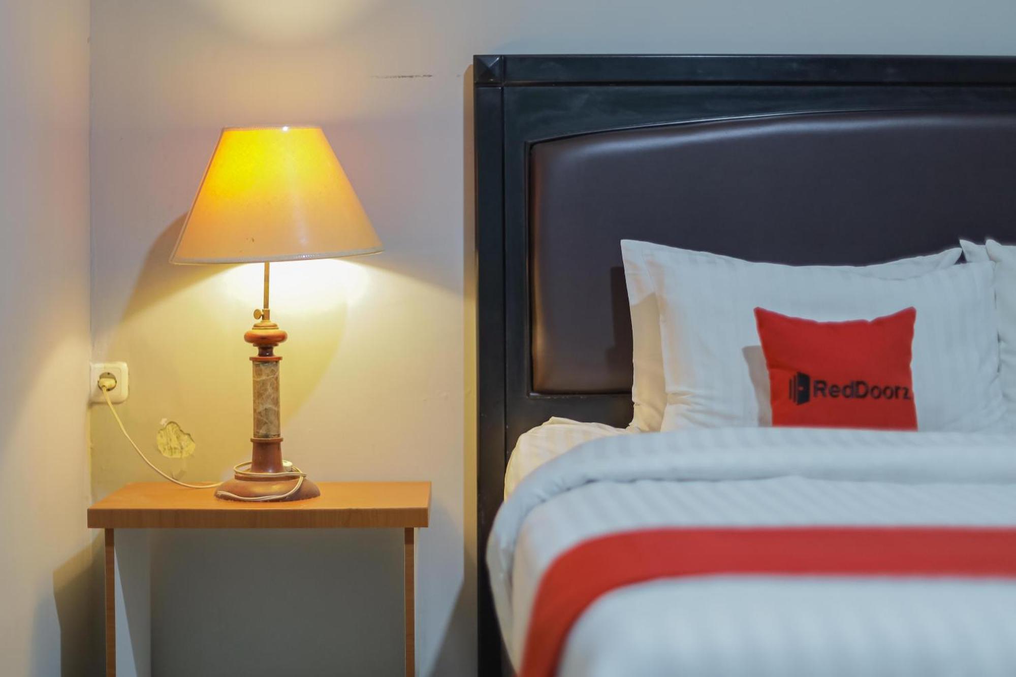 Reddoorz Plus At Swun Stay Raya Langsep Malang Eksteriør billede