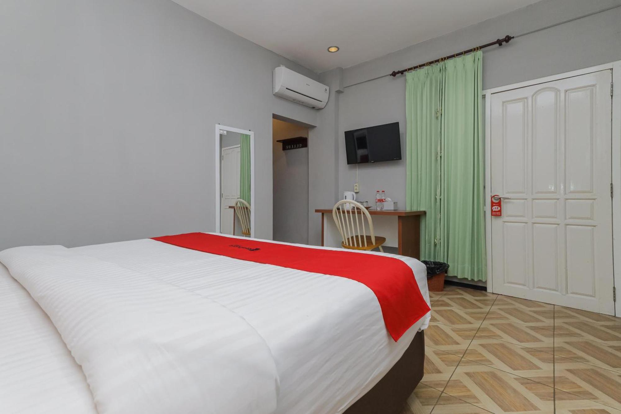 Reddoorz Plus At Swun Stay Raya Langsep Malang Eksteriør billede
