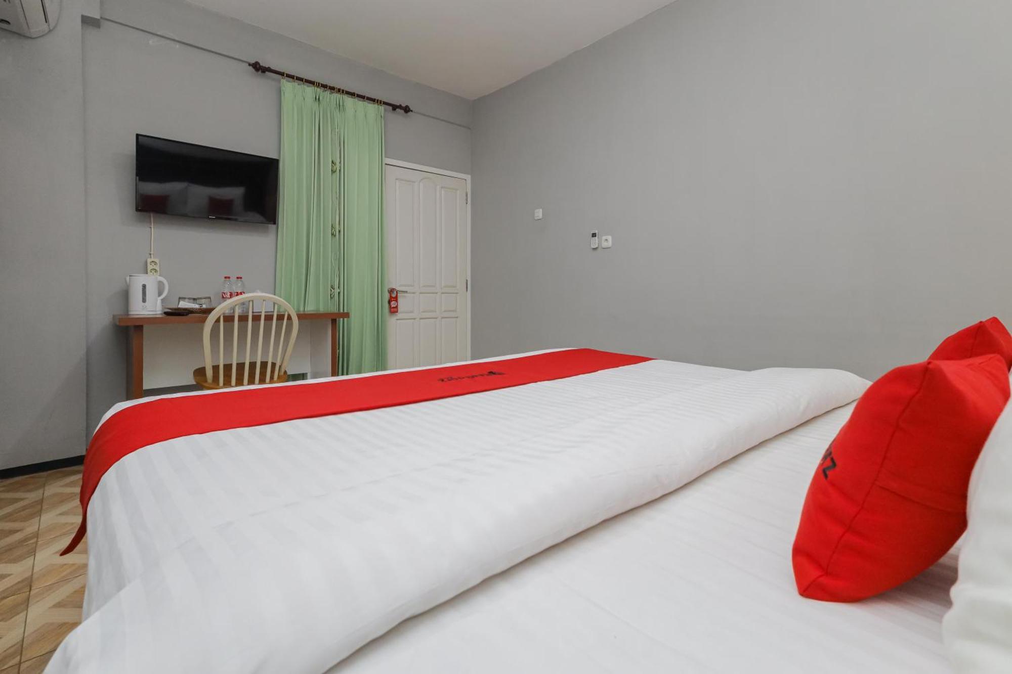 Reddoorz Plus At Swun Stay Raya Langsep Malang Eksteriør billede