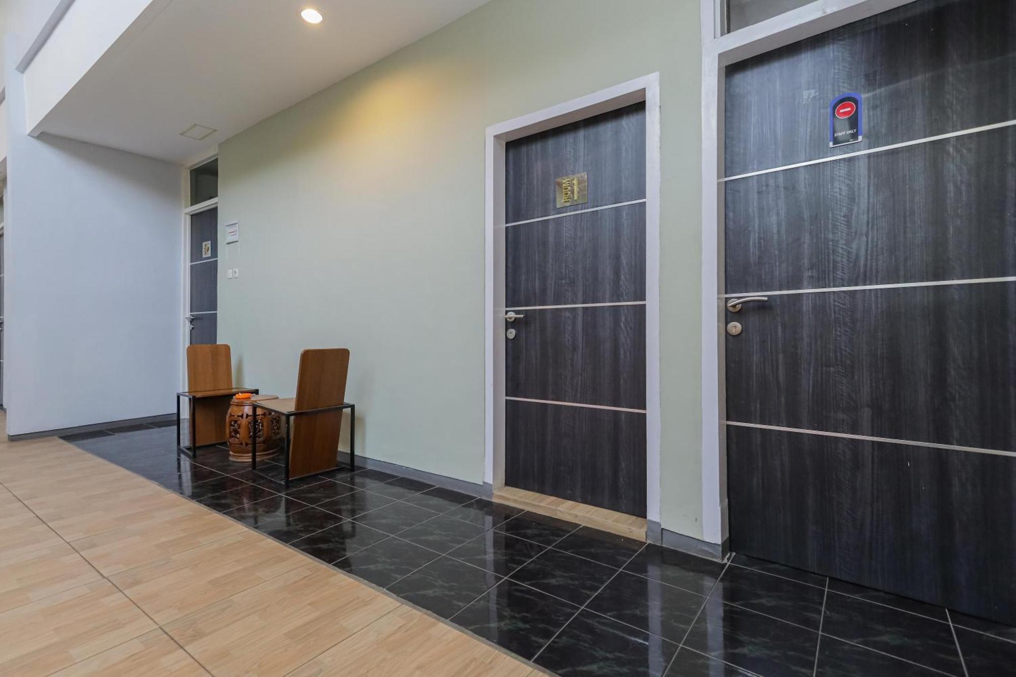 Reddoorz Plus At Swun Stay Raya Langsep Malang Eksteriør billede
