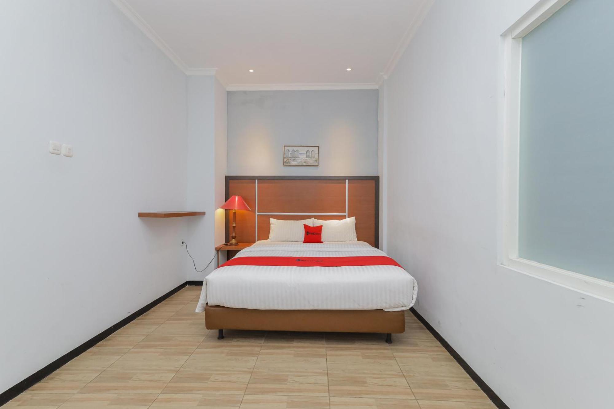 Reddoorz Plus At Swun Stay Raya Langsep Malang Eksteriør billede