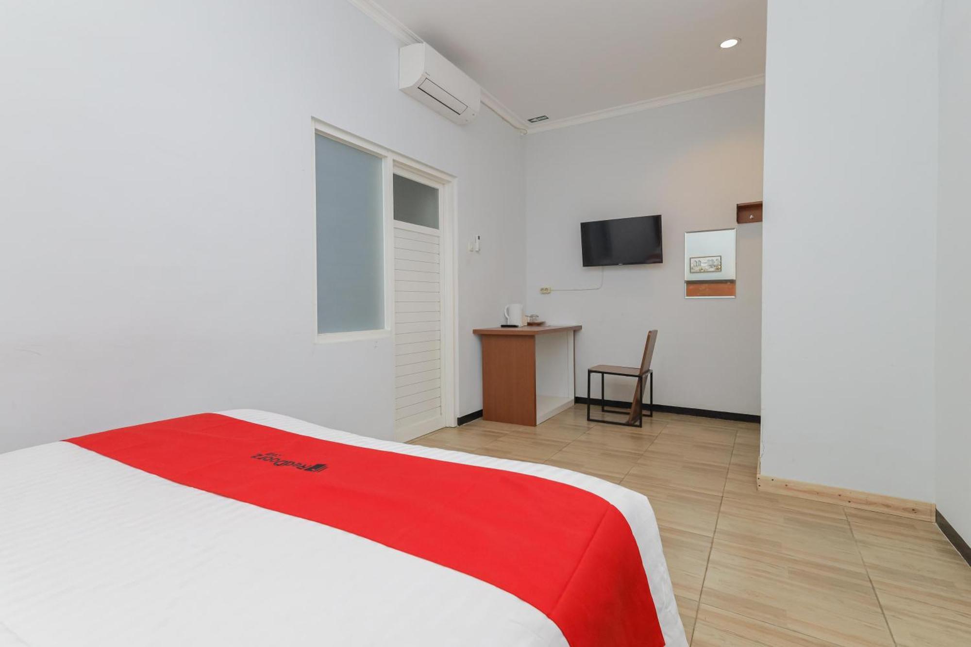 Reddoorz Plus At Swun Stay Raya Langsep Malang Eksteriør billede