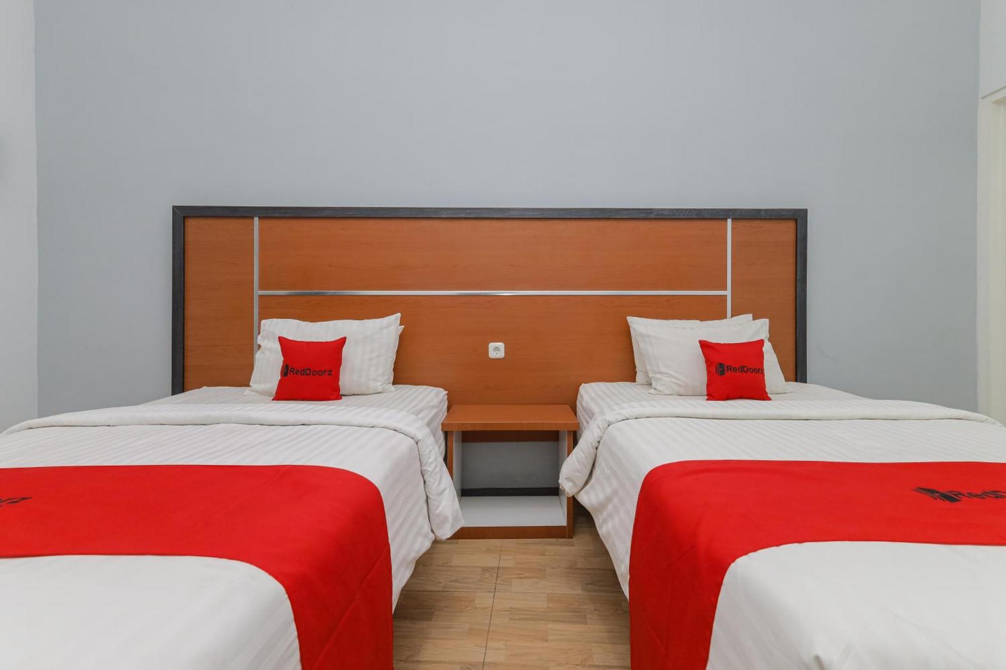 Reddoorz Plus At Swun Stay Raya Langsep Malang Eksteriør billede