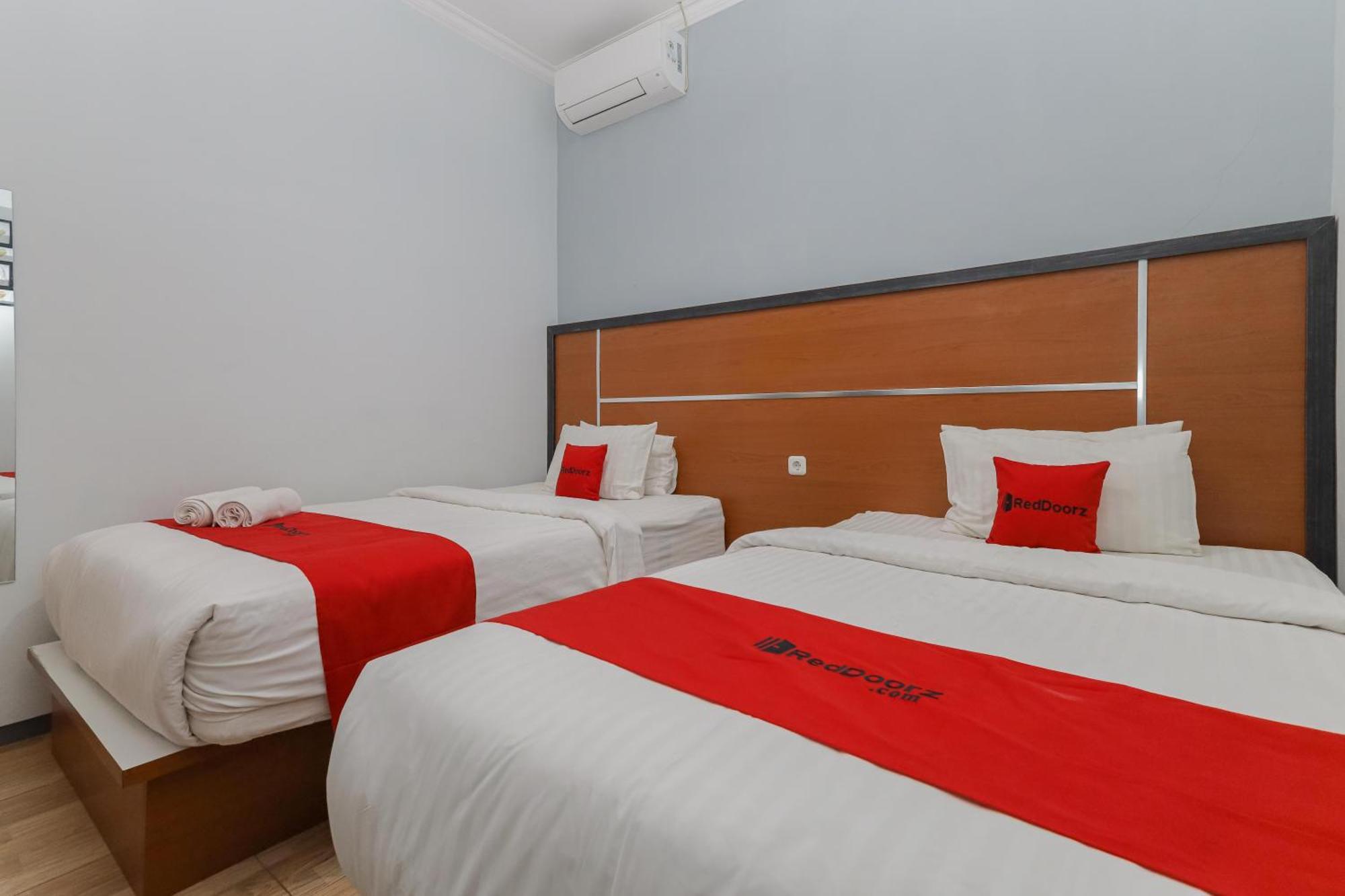 Reddoorz Plus At Swun Stay Raya Langsep Malang Eksteriør billede