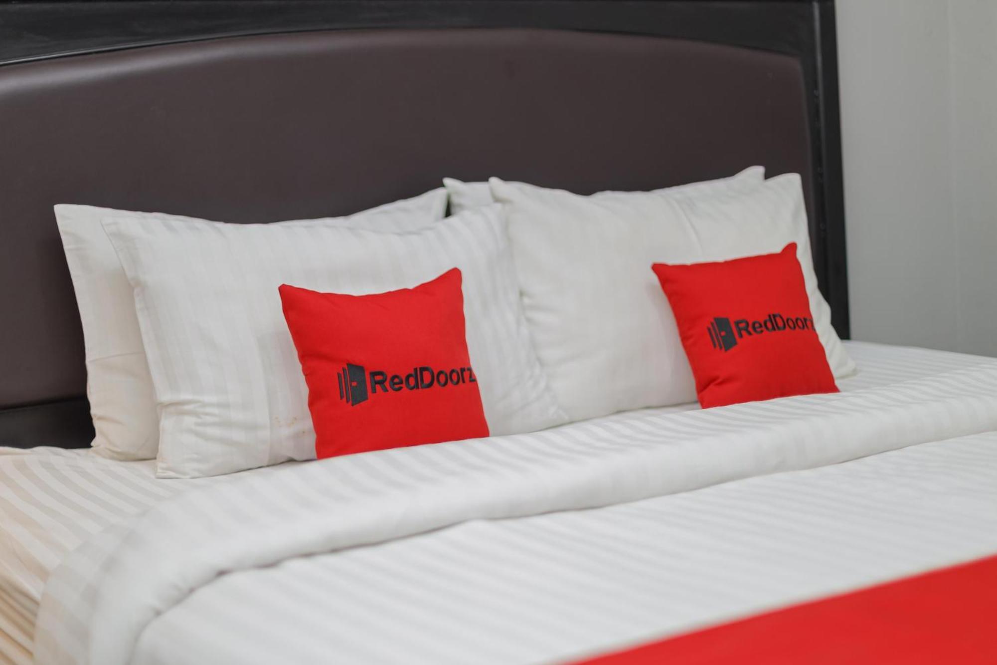 Reddoorz Plus At Swun Stay Raya Langsep Malang Eksteriør billede