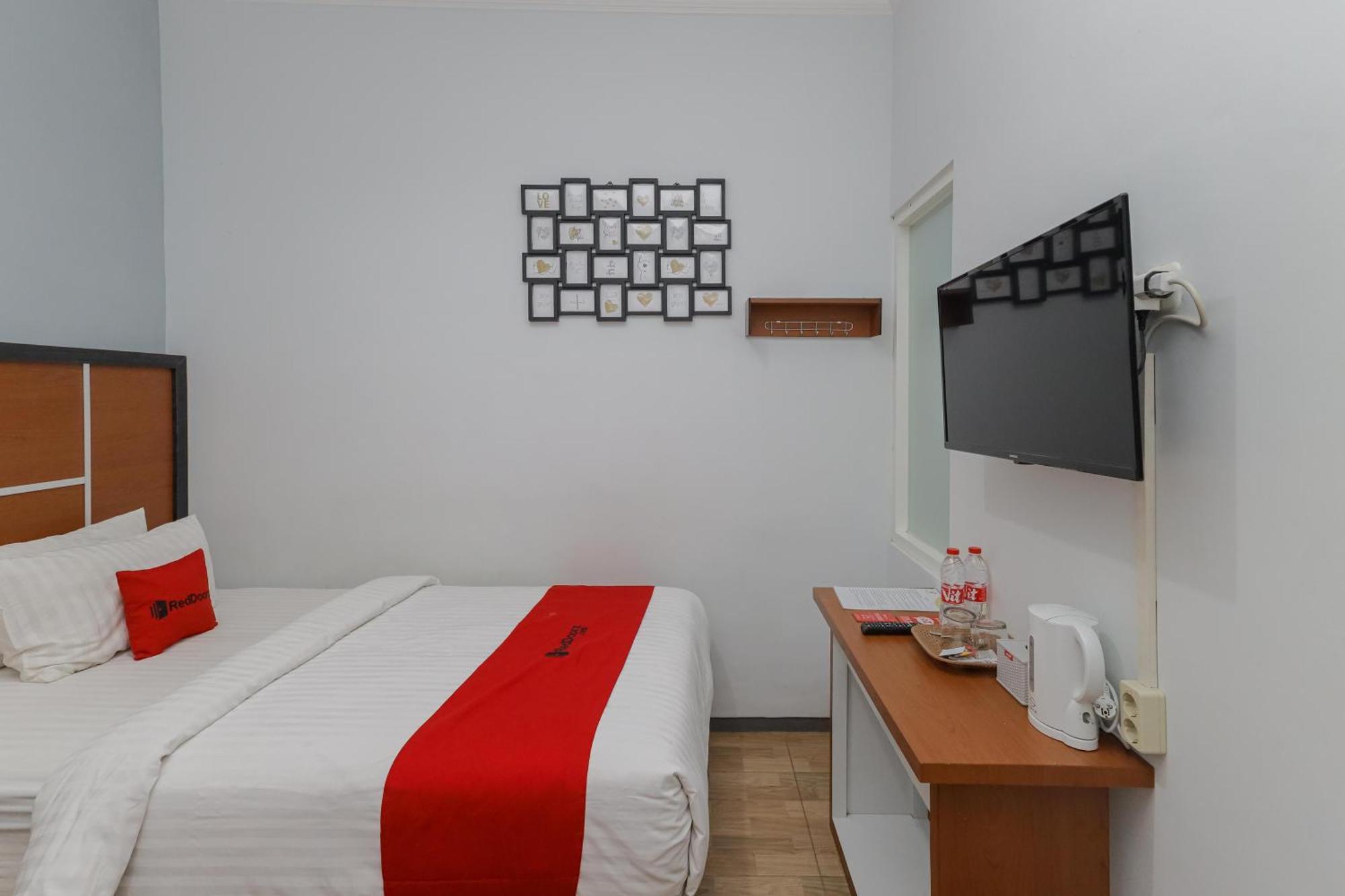 Reddoorz Plus At Swun Stay Raya Langsep Malang Eksteriør billede
